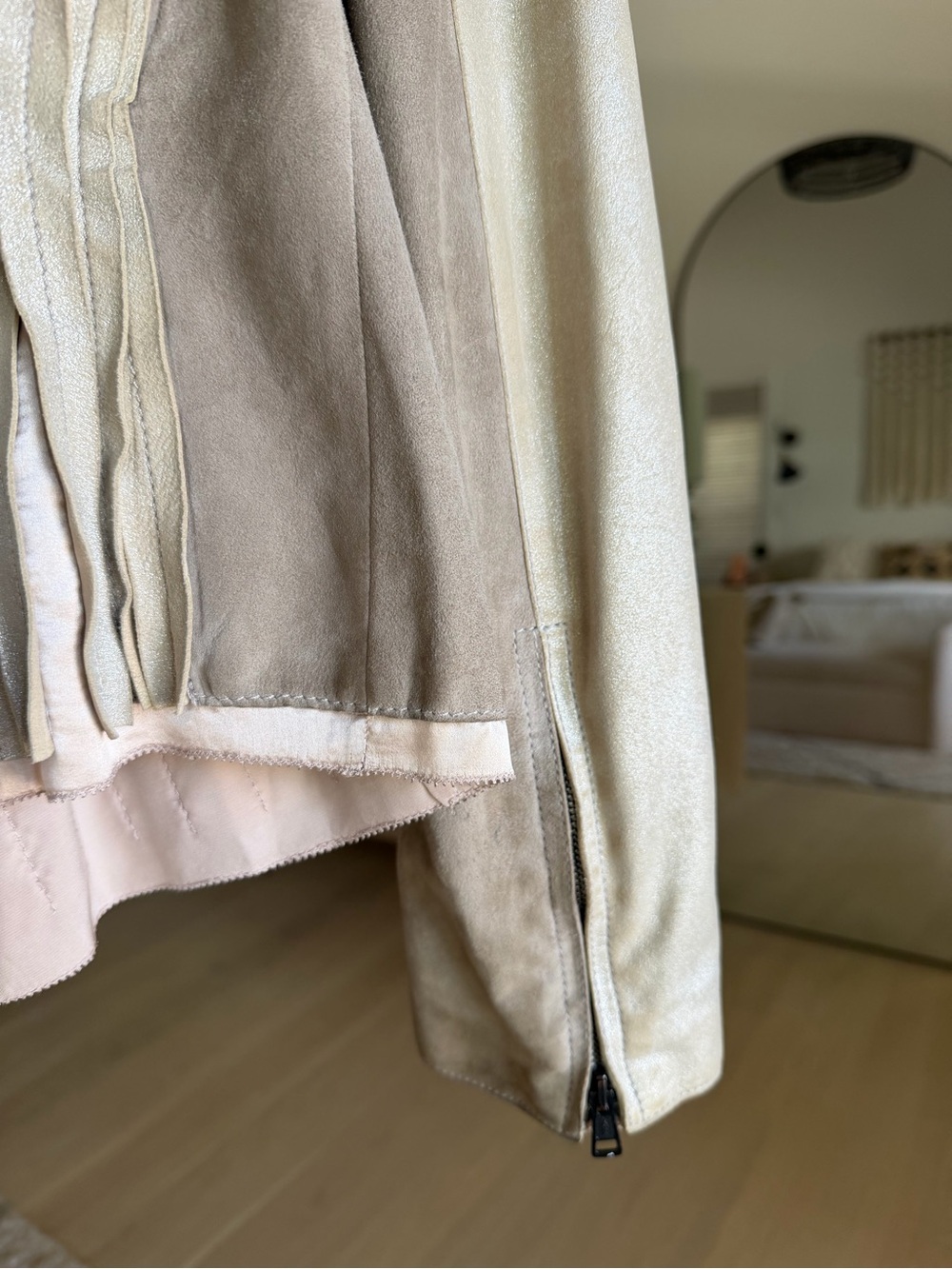 Roberto Cavalli Leather Jacket (silk lined)
AUTHENTIC / The Real Real / IT 42 - Picture 15 of 16